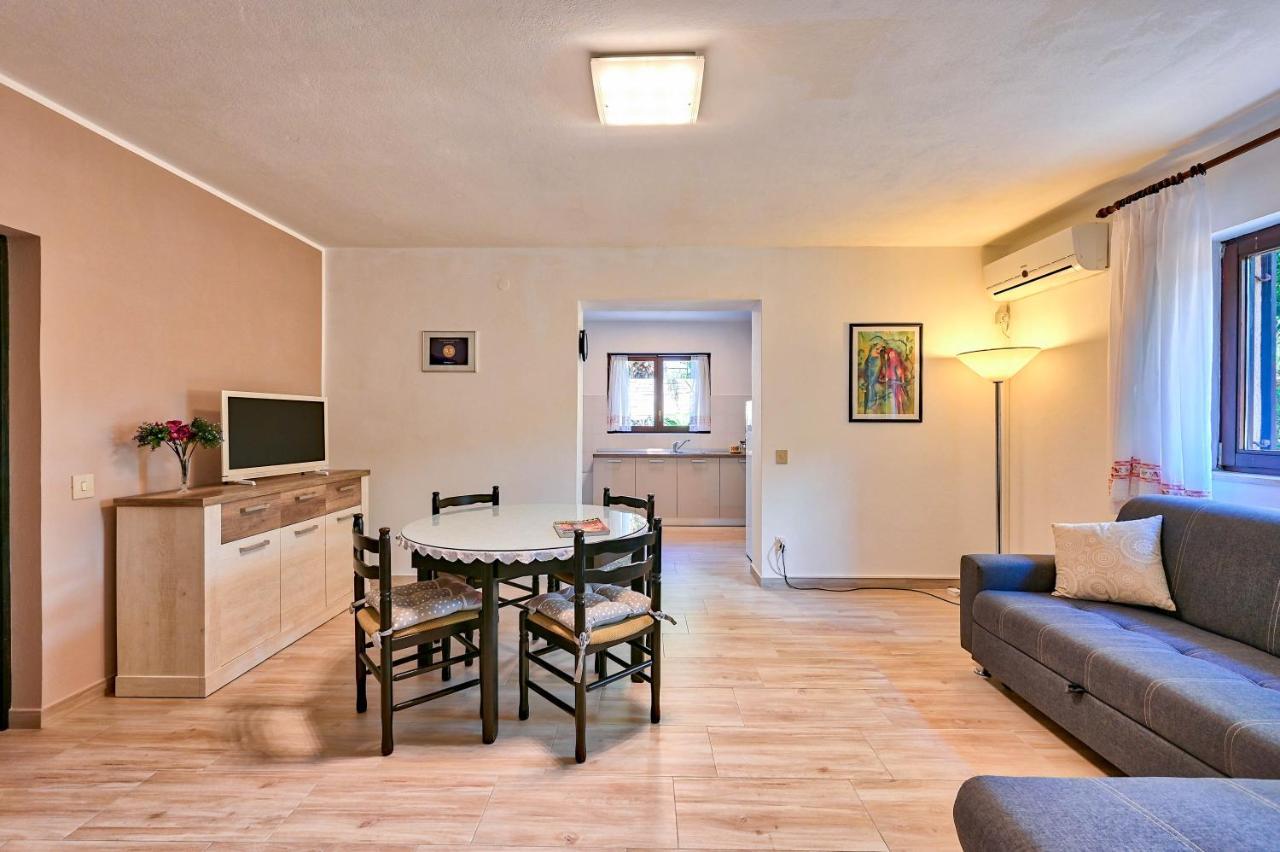 Iby Apartment بولا المظهر الخارجي الصورة
