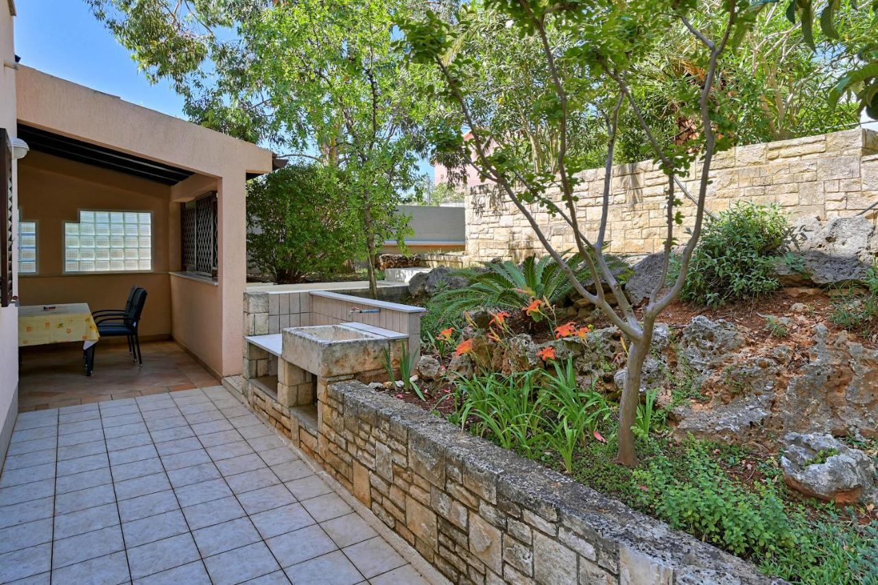 Iby Apartment بولا المظهر الخارجي الصورة