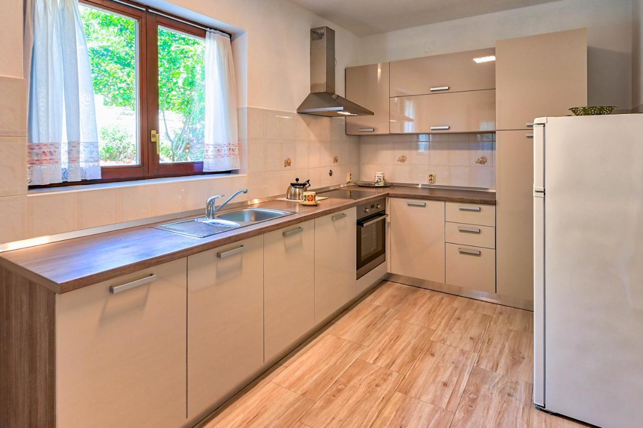 Iby Apartment بولا المظهر الخارجي الصورة